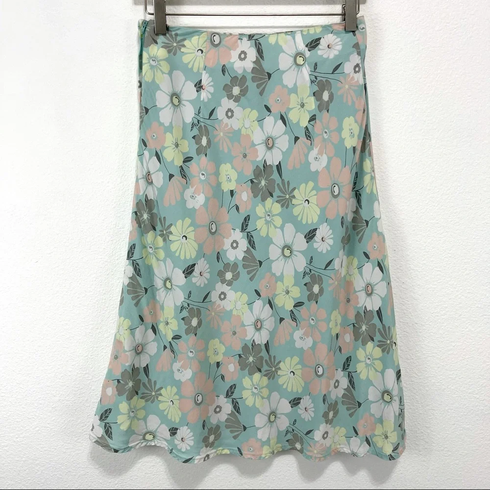 H&M- Mint Floral Midi Skirt Size 4_5